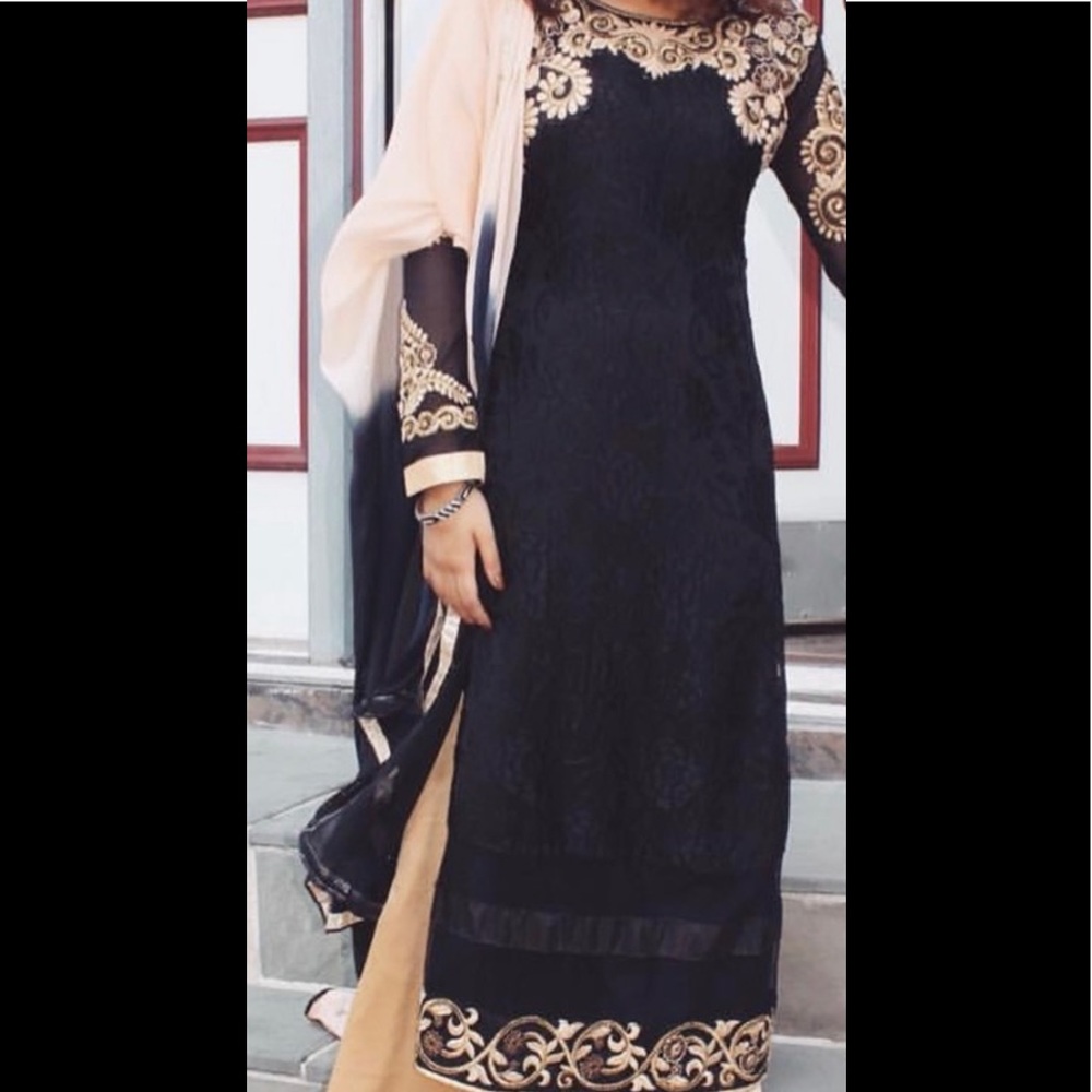 Pakistani black outfit